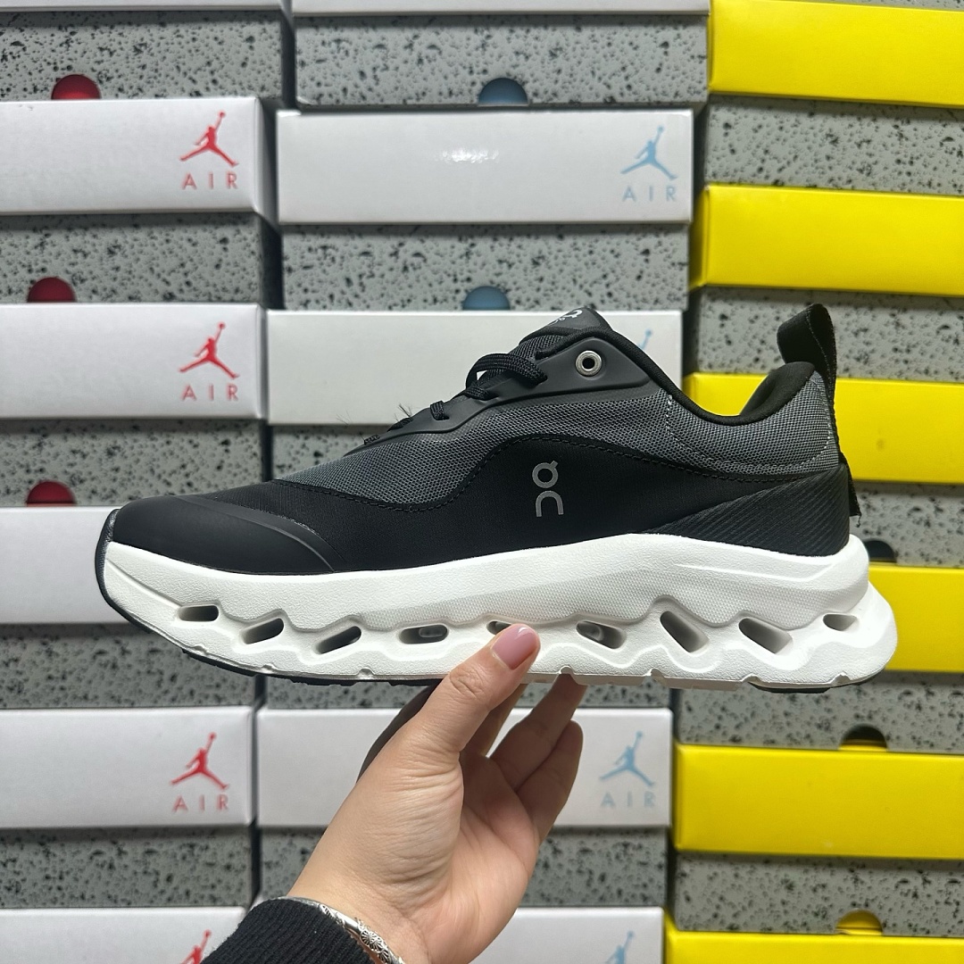 On Running Cloudtilt 2 LOEWE (Black) - Image 2
