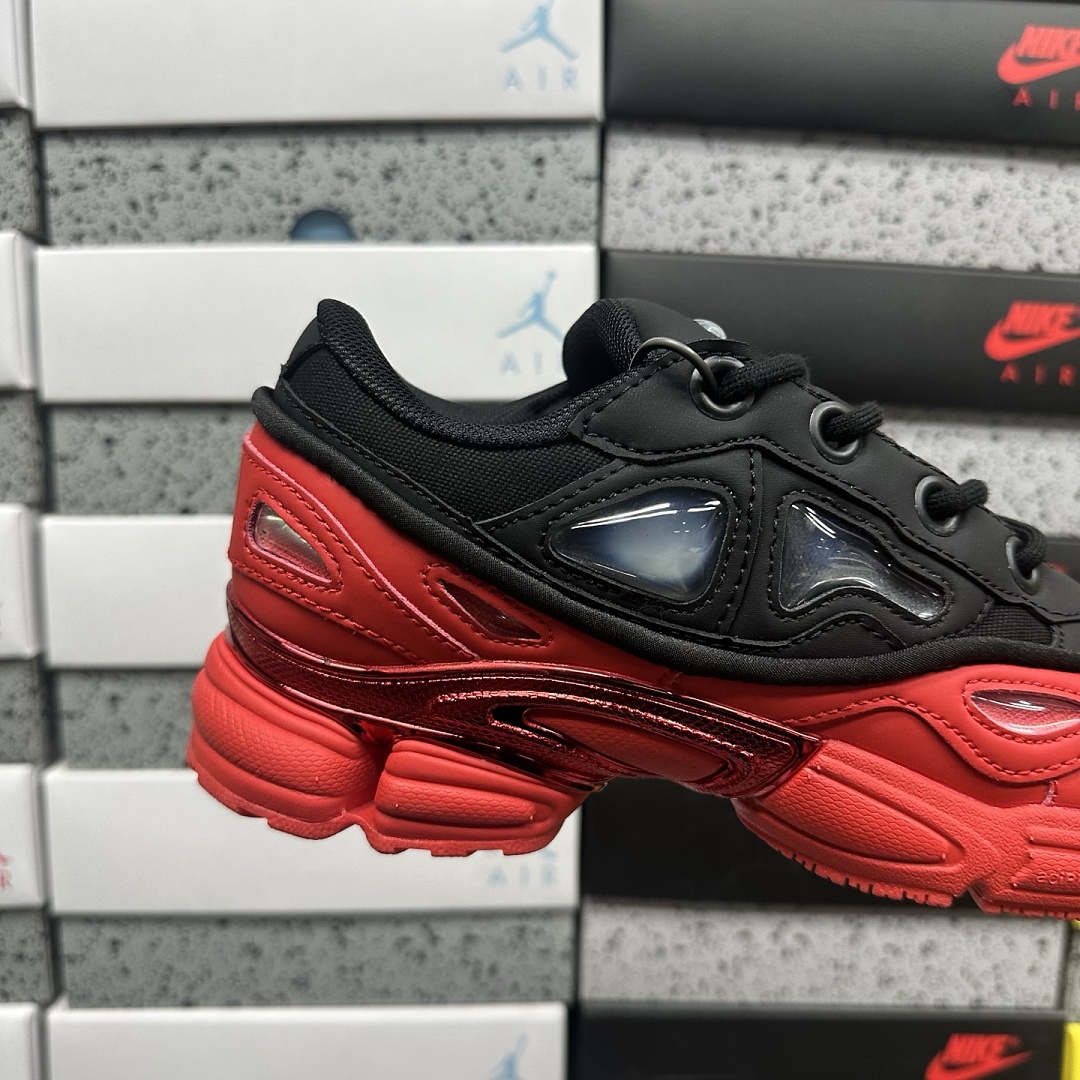 On Running Ozweego 3 Raf Simons Black Scarlet - Image 2