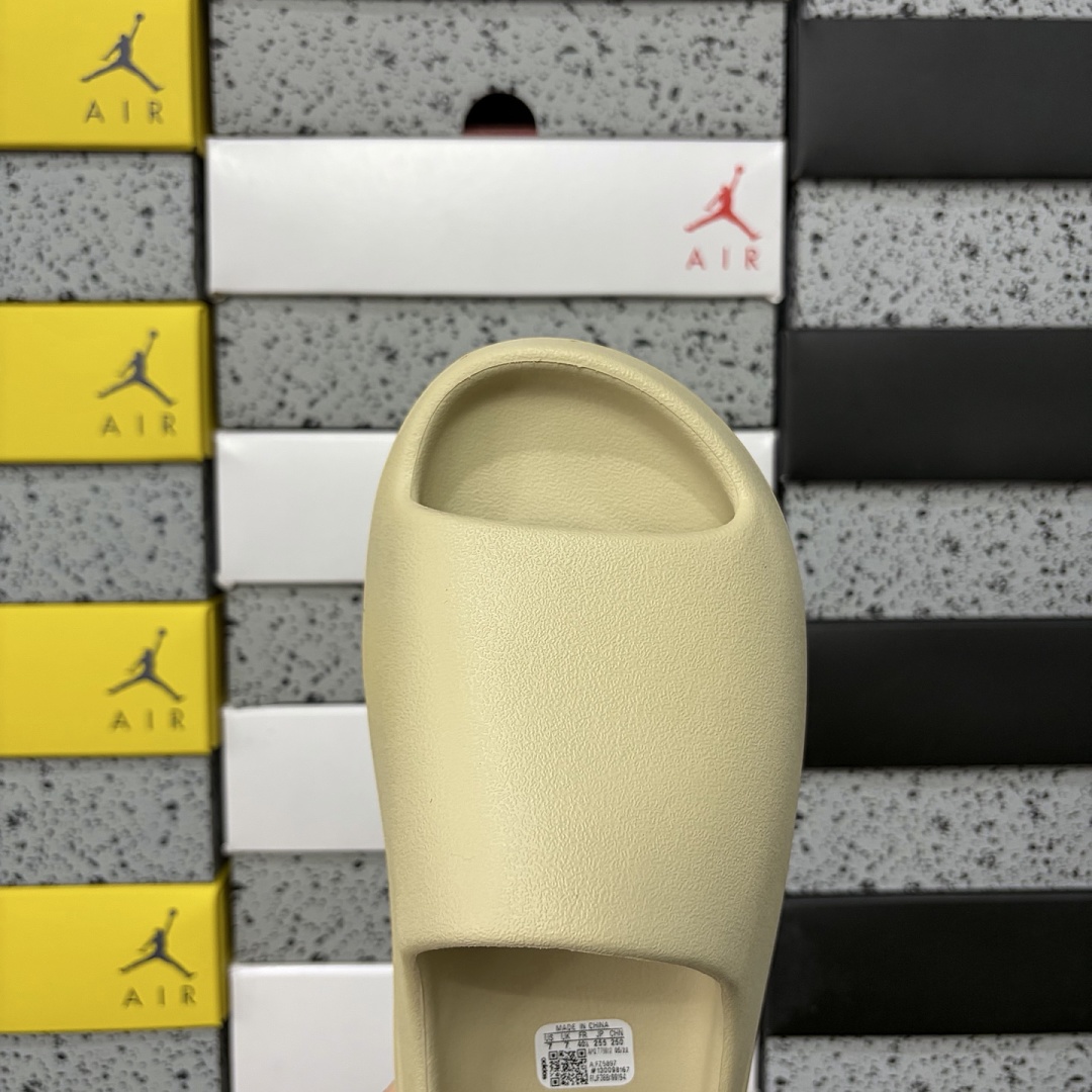 Adidas Yeezy Slide Bone Slides (Matte) - Image 9