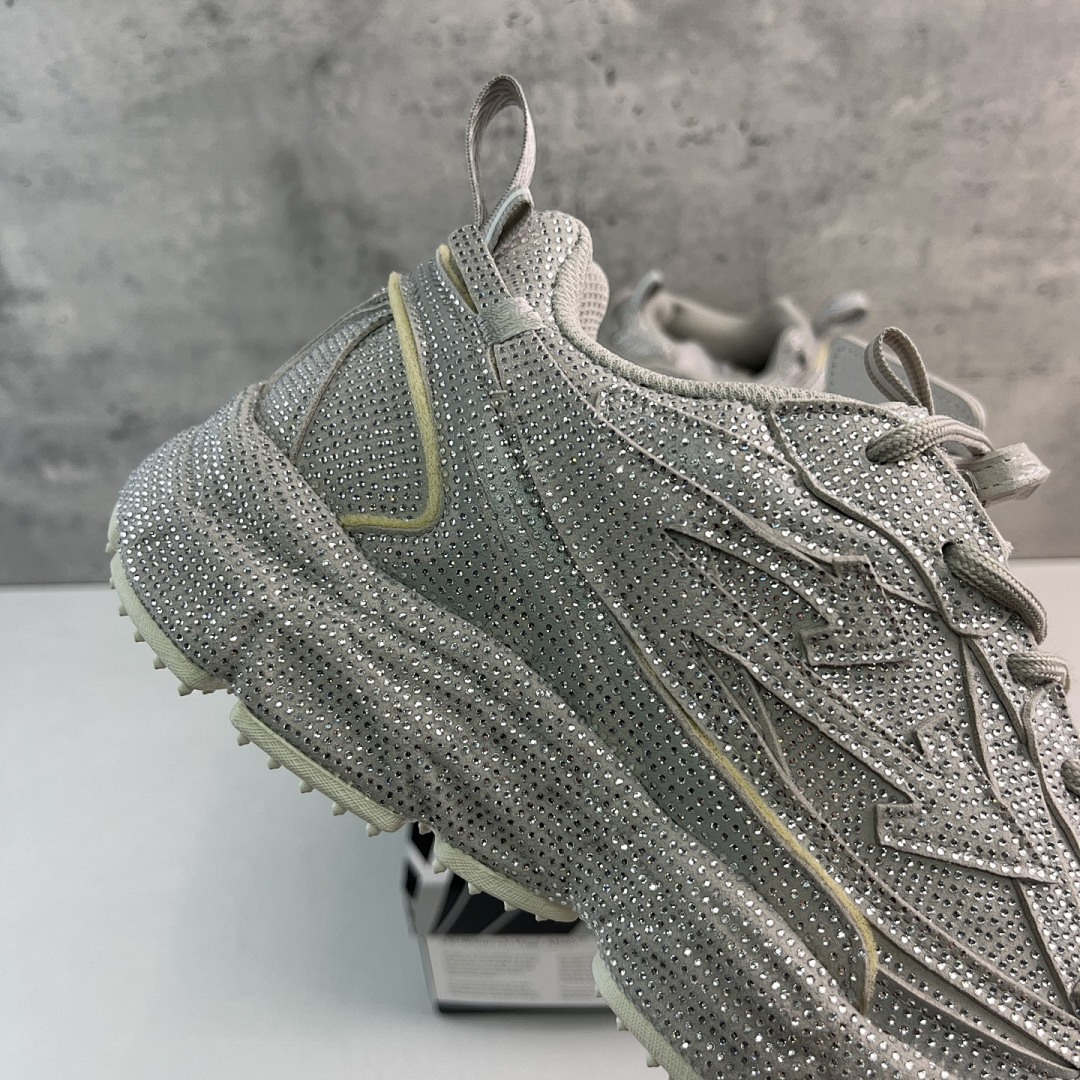 Off-White Be Right Back - Image 7