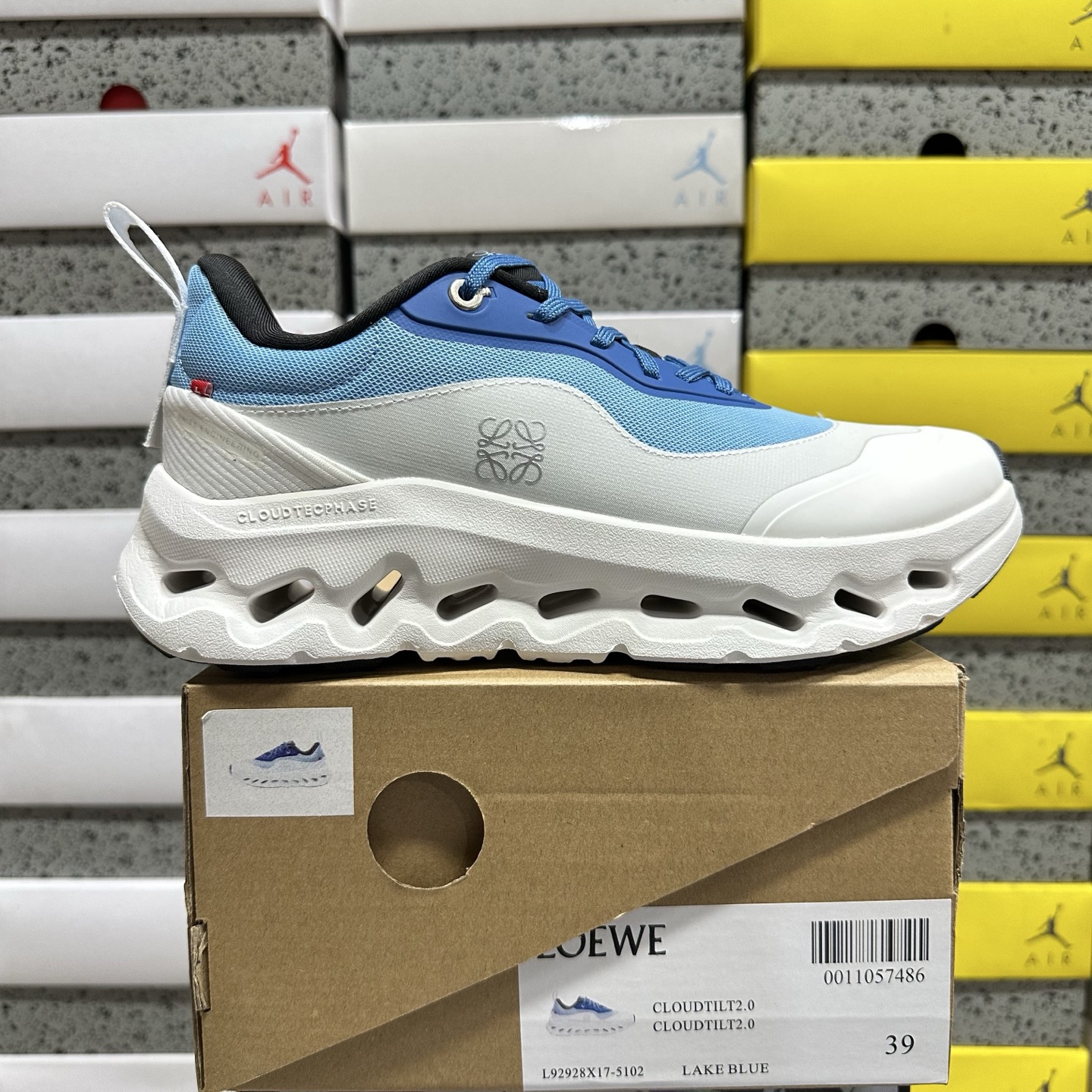 On Running Running Cloudtilt 2 LOEWE L92928X17-5102 - Image 11
