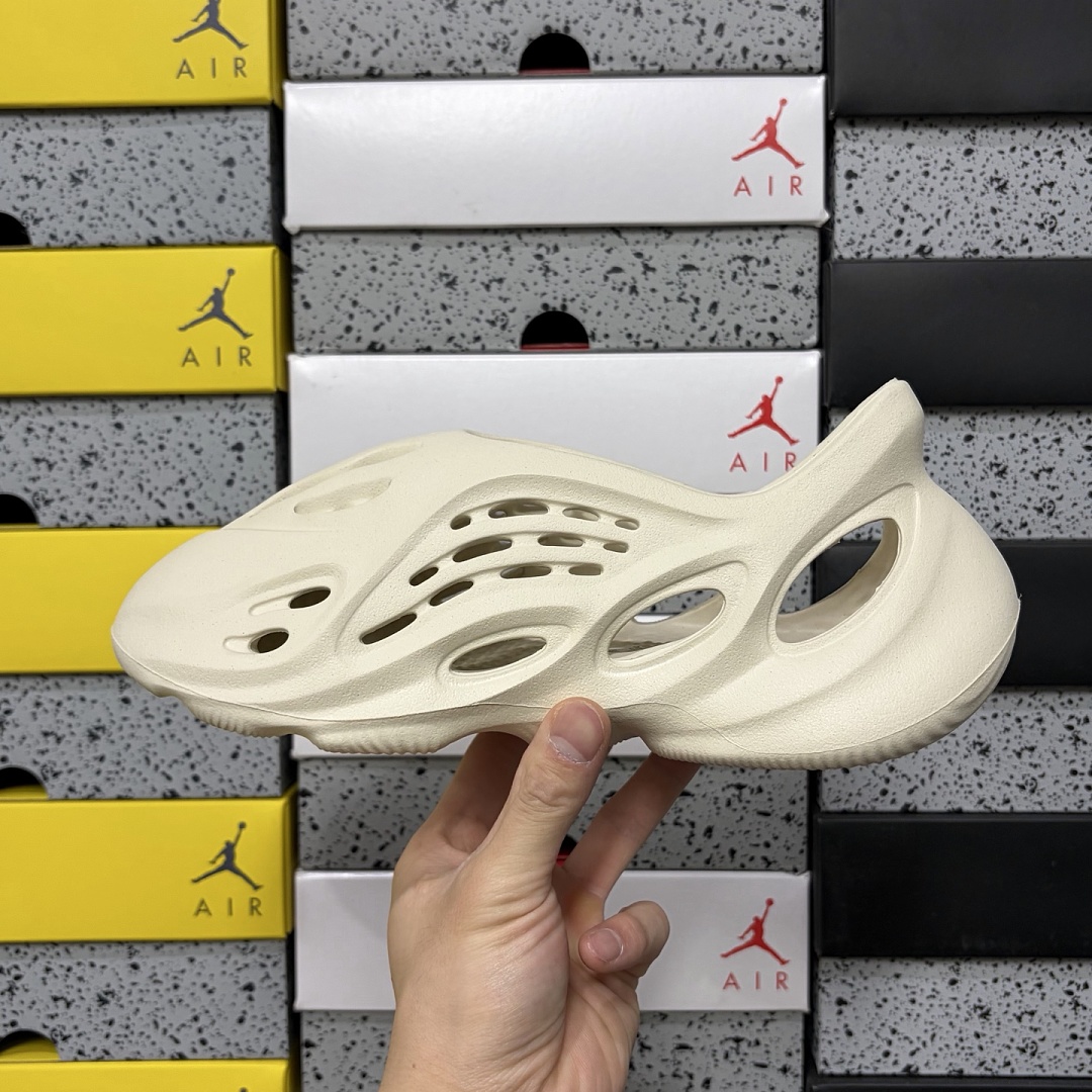 Adidas Yeezy Foam RNNR Sand Clogs - Image 6