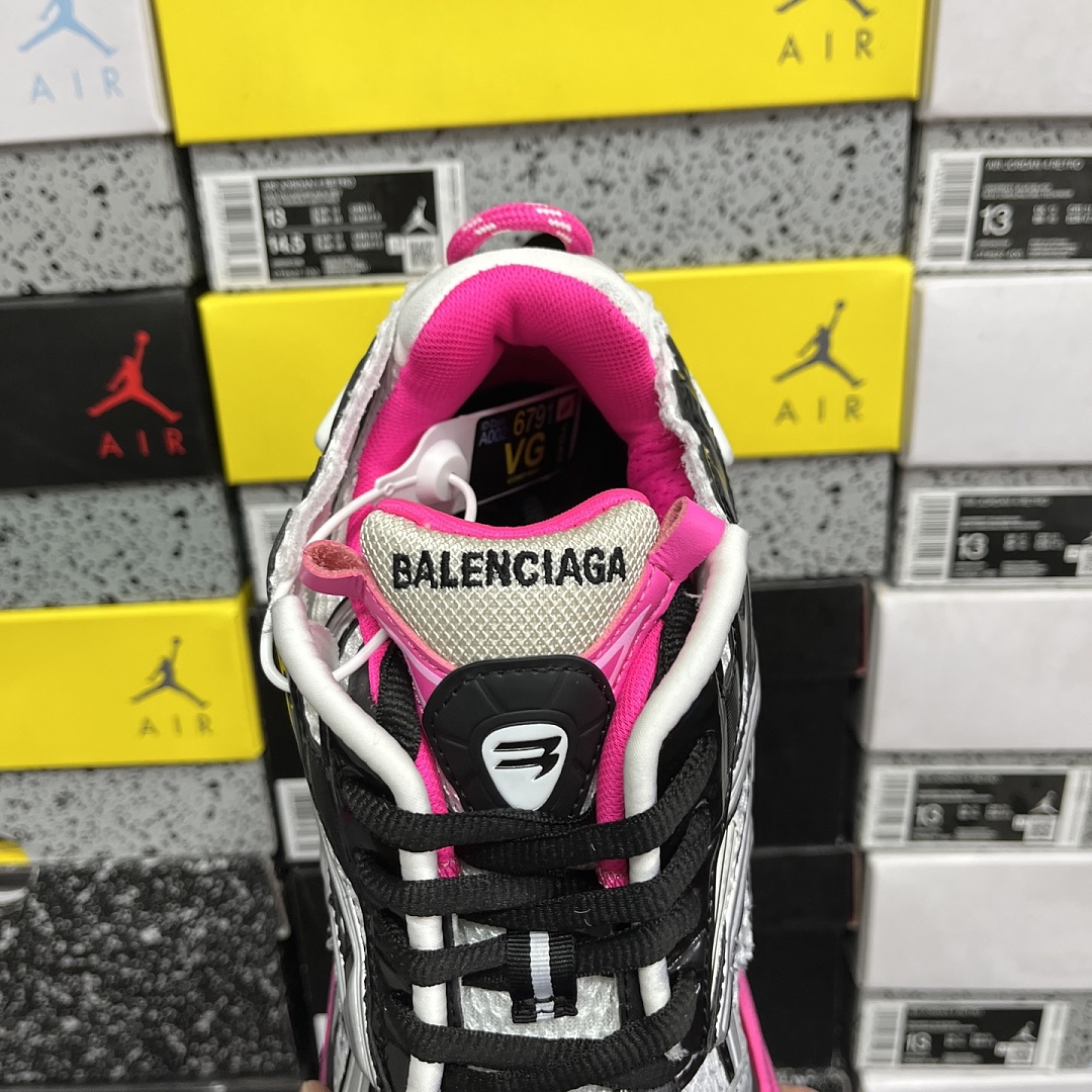 Balenciaga BLCG Runner 7.0 - Image 9