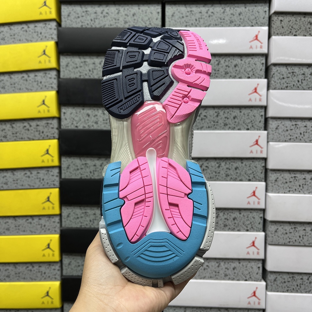 Balenciaga BLCG Runner 7.5 - Image 5