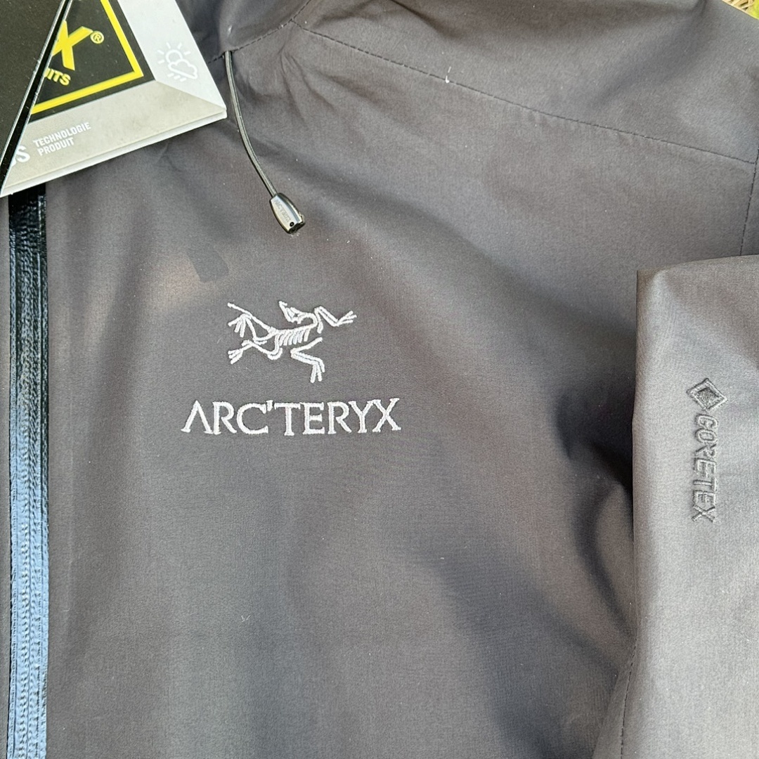 Arc'teryx Beta LT Jacket (Black) - Image 12