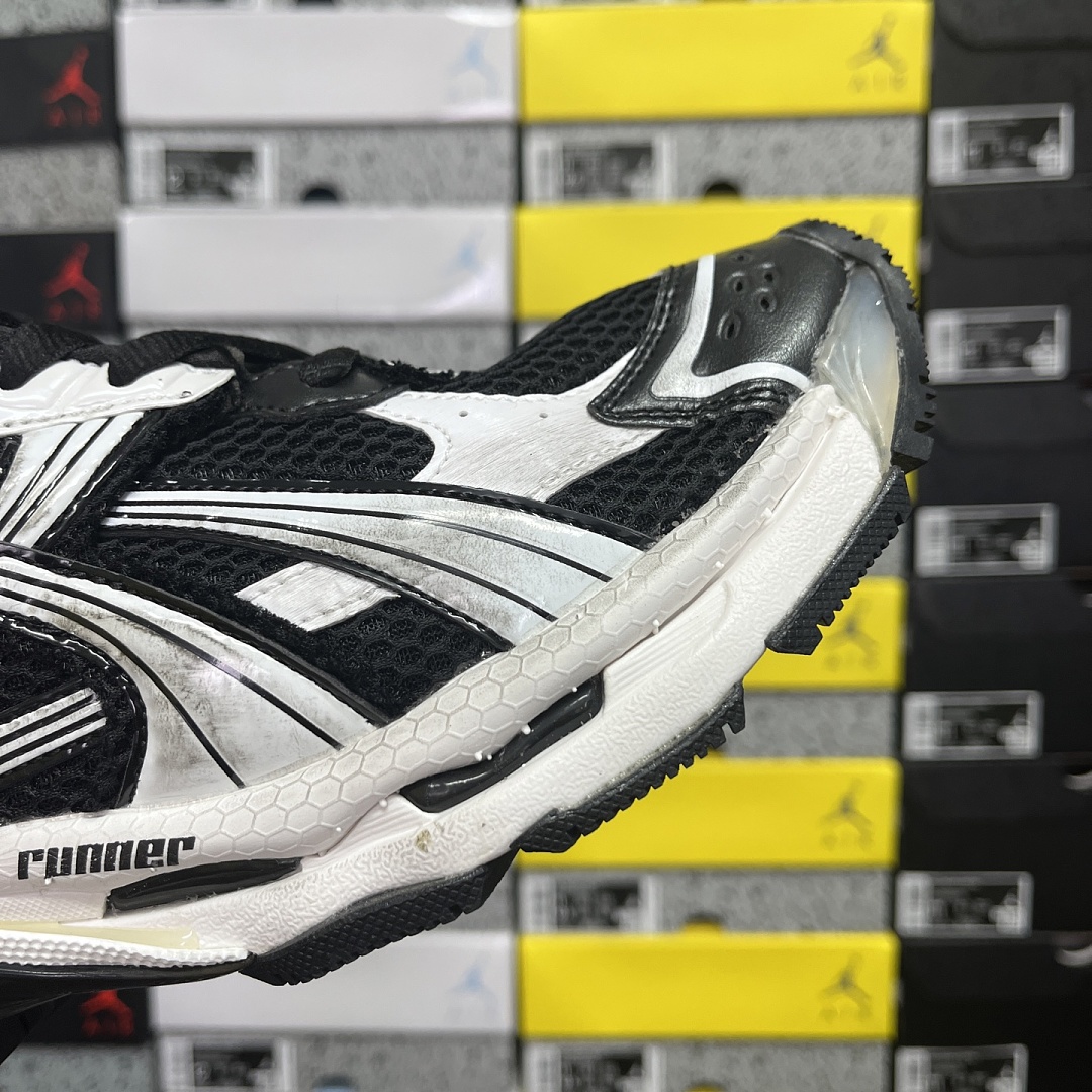 Balenciaga BLCG Runner 7.5 - Image 8