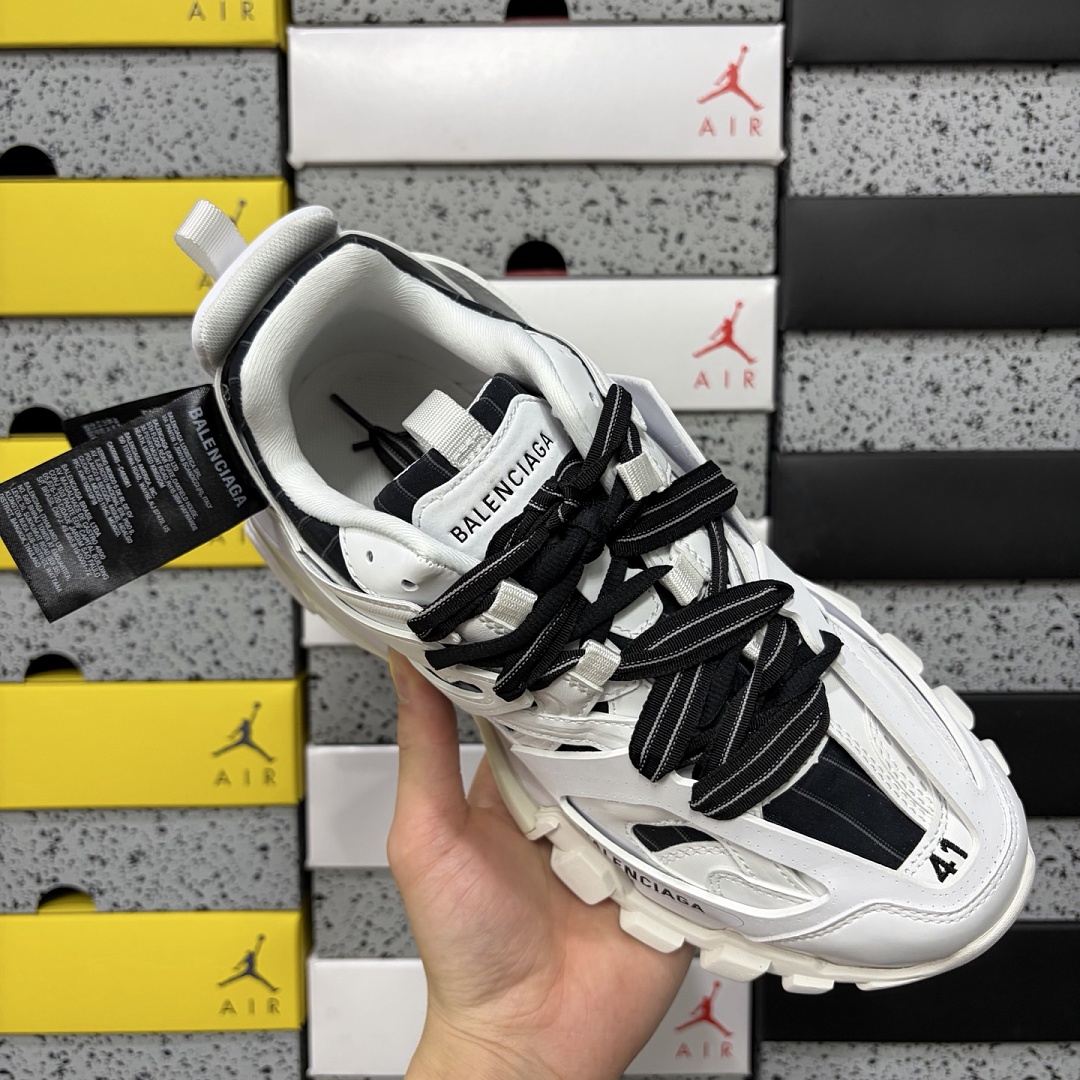 Balenciaga BLCG Track 3.0 - Image 9