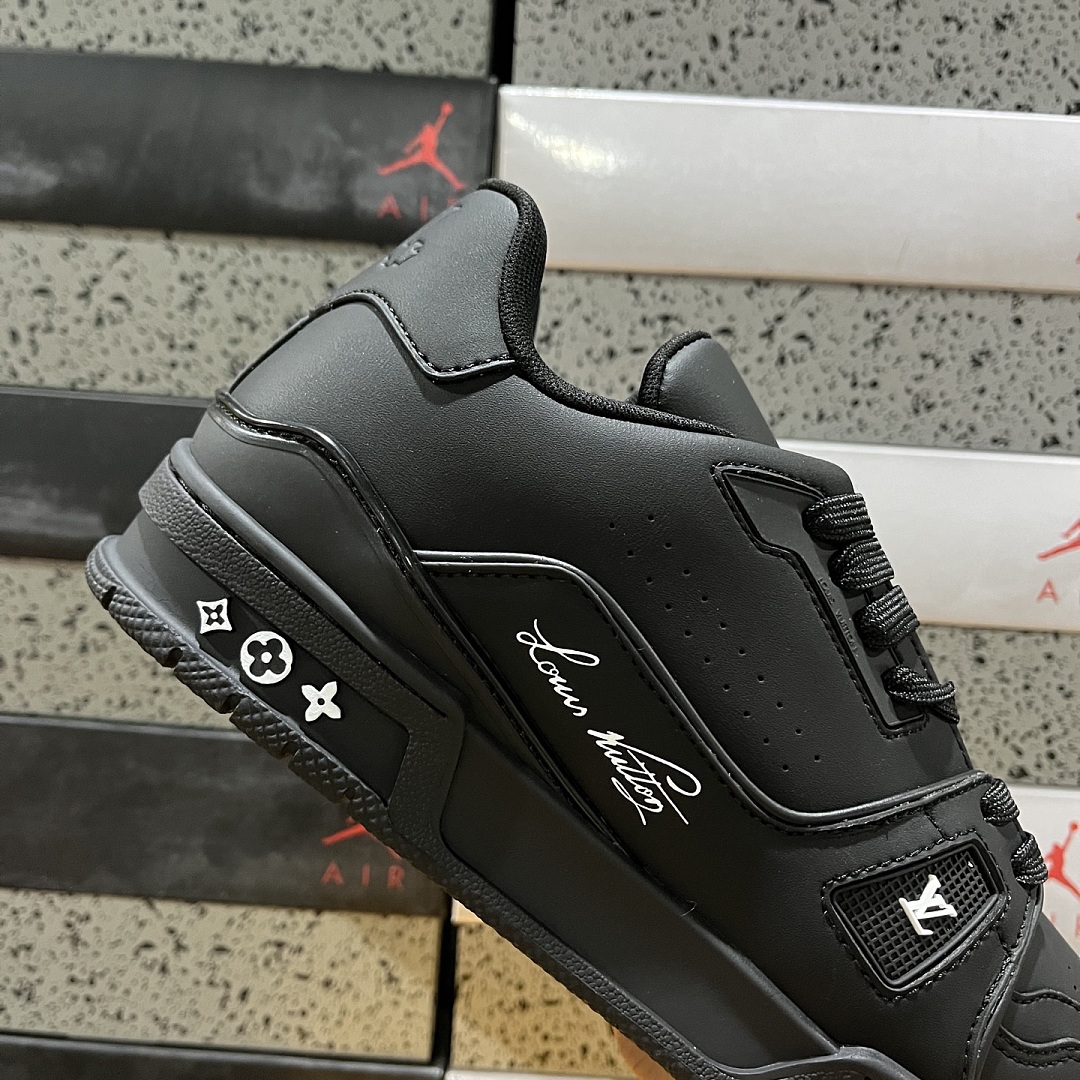 Louis Vuitton Trainer V2-08 - Image 5