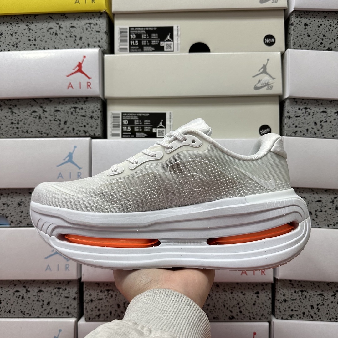 Nike Vomero Premium HQ2050-533 - Image 2