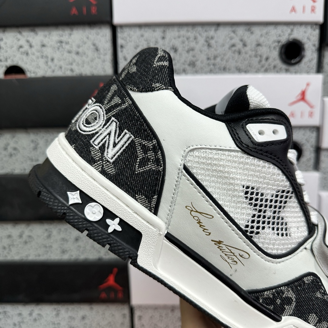 Louis Vuitton Trainer (Black White) - Image 5