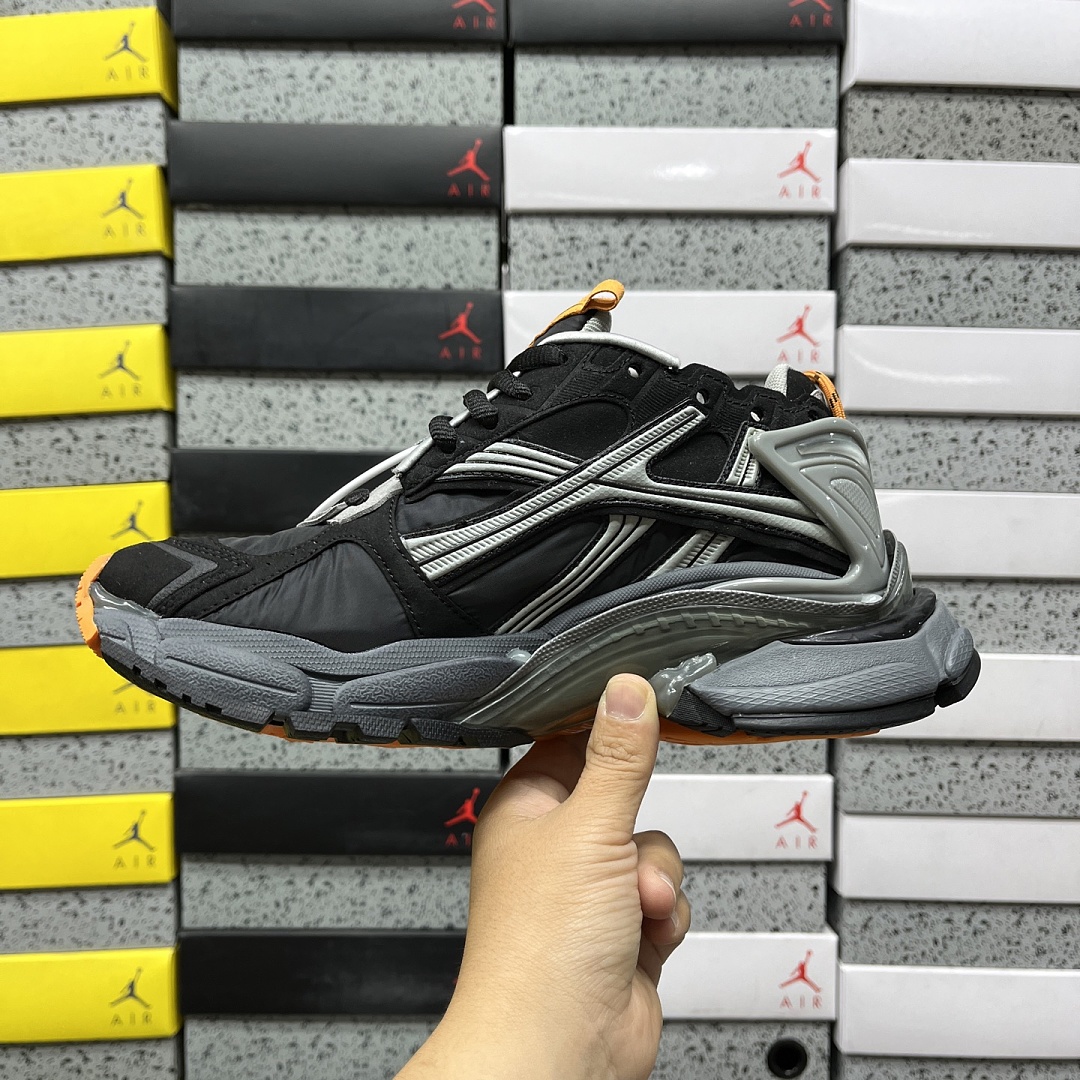 Balenciaga BLCG Runner 7.5 - Image 10