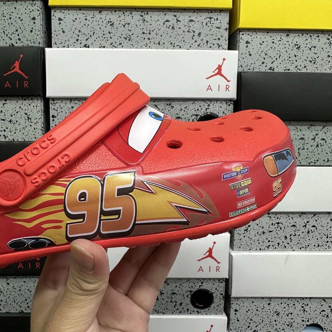 Crocs Classic Clog Lightning McQueen Collab - Image 6