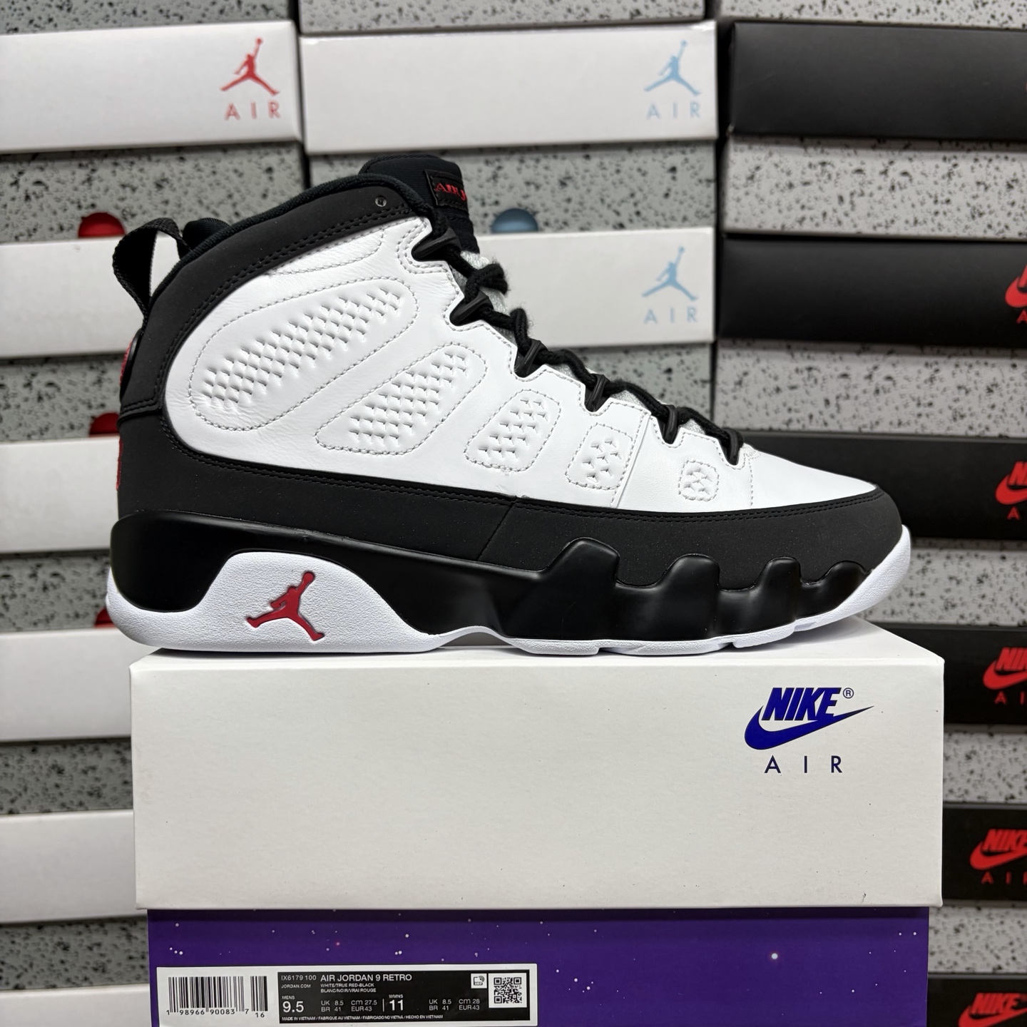 Nike OG Space Jam 9 - Image 12