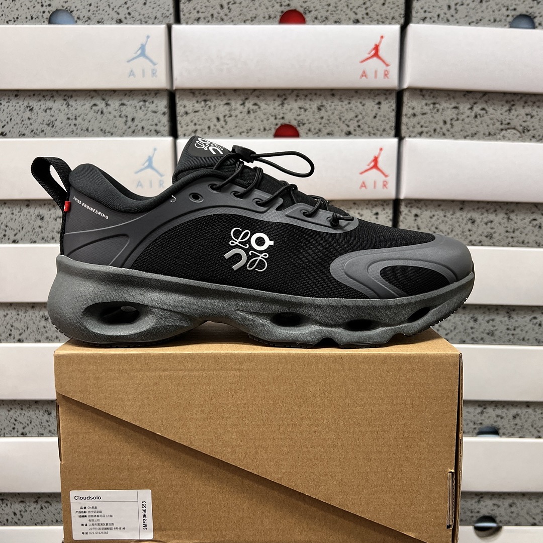 On Running Cloudsolo LOEWE (Black)
