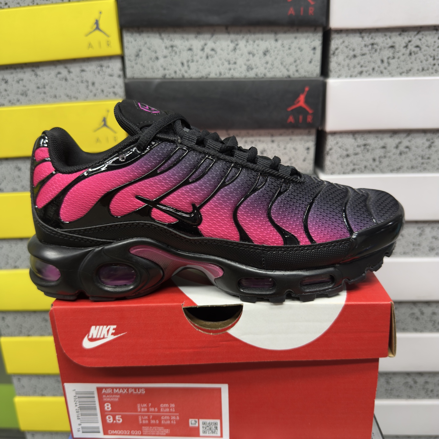 Nike Air Max Plus Black Hyper Pink DM0032-020 - Image 10