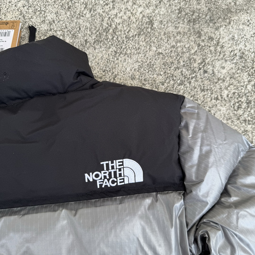 The North Face TNF Women's Nuptse Short Jacket - Image 27