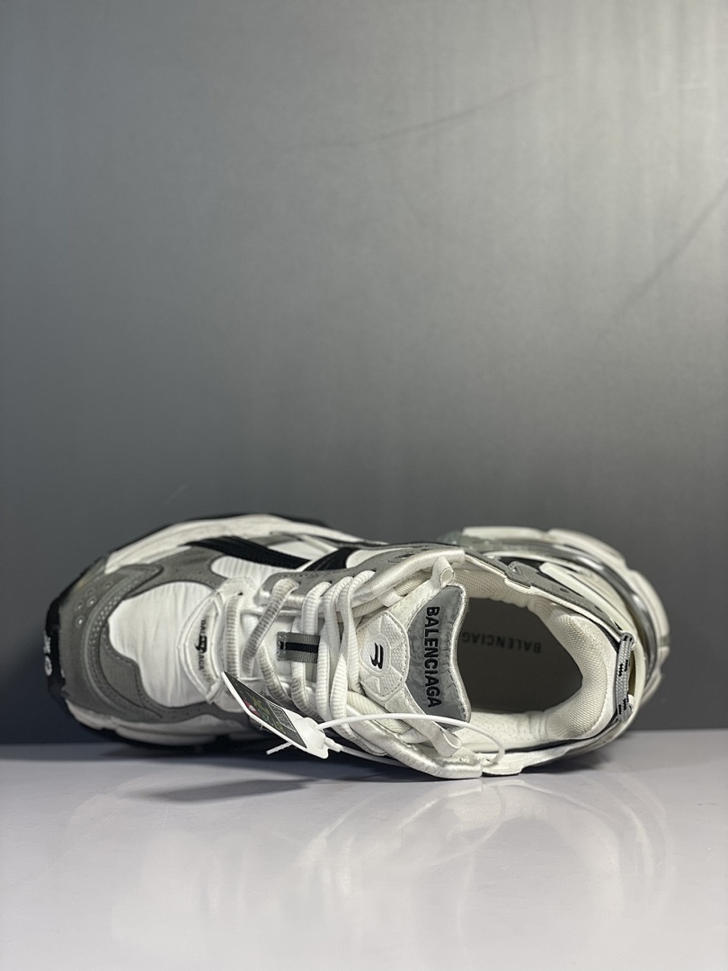 Balenciaga Runner 7.5 - Image 77