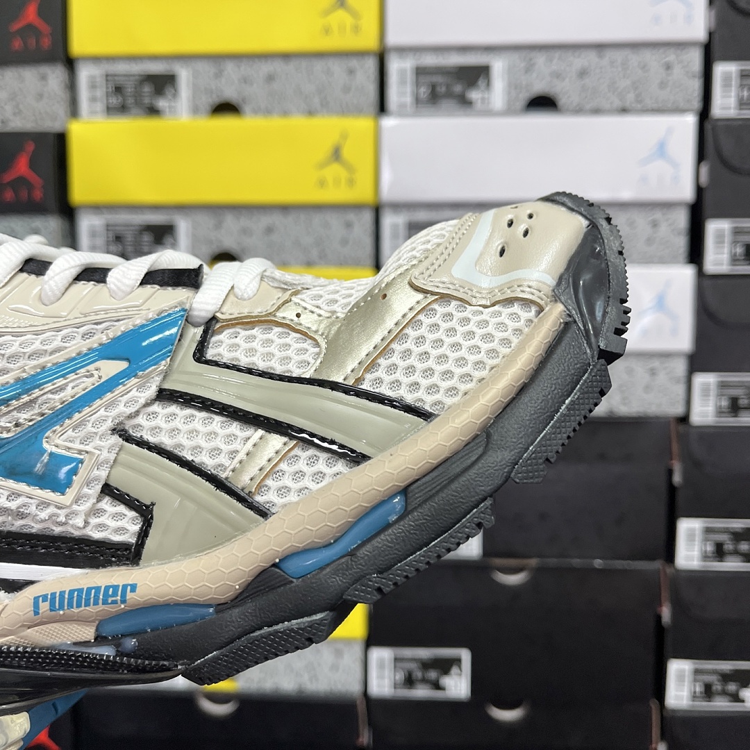Balenciaga BLCG Runner 7.0 - Image 3