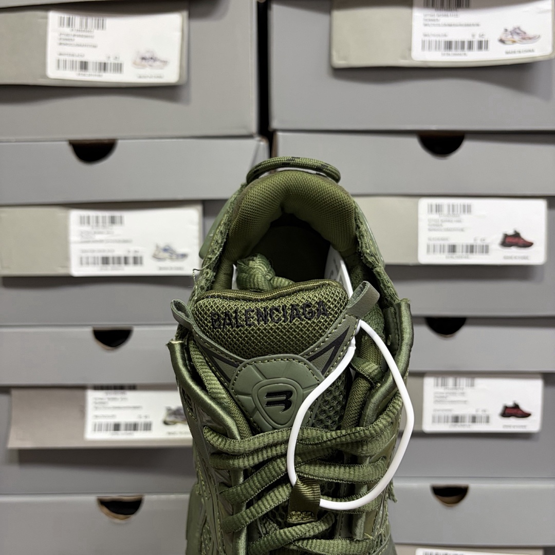 Balenciaga BLCG Runner7.0 - Image 105