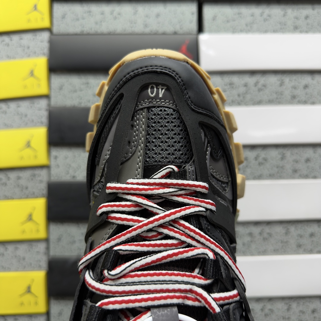 Balenciaga BLCG Track 4162 (Black Red) - Image 4