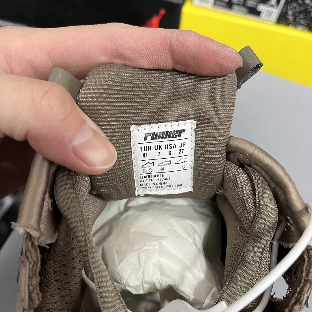 Balenciaga BLCG Runner 7.0 - Image 9