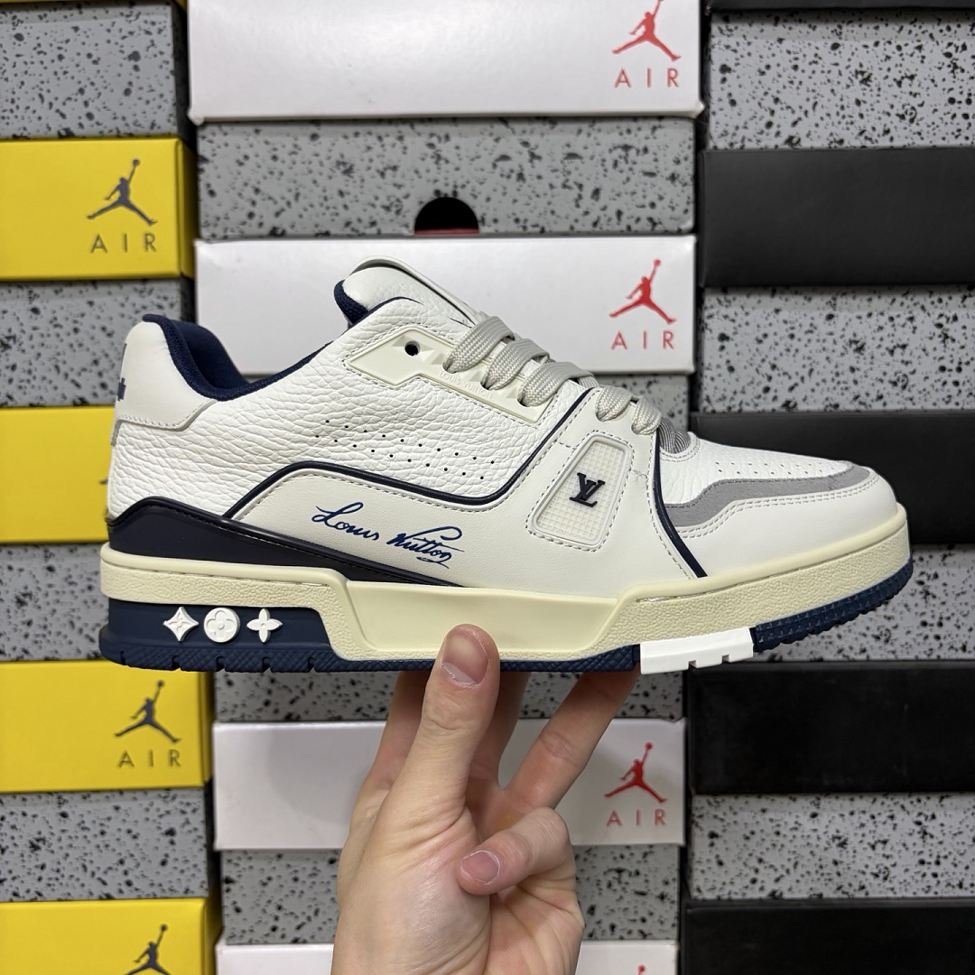 Louis Vuitton Trainer - Image 2