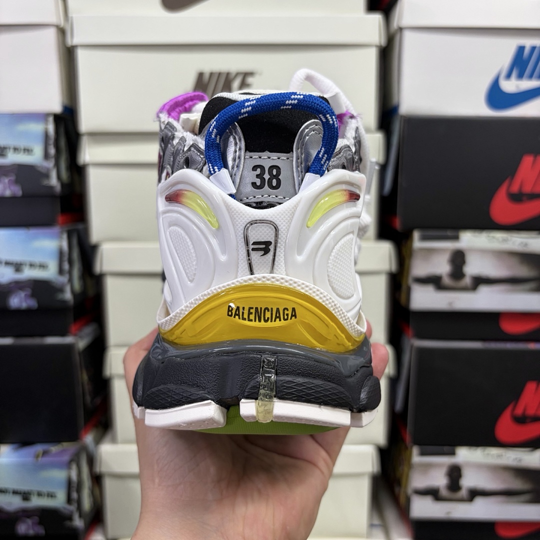 Balenciaga BLCG Runner7.0 - Image 65