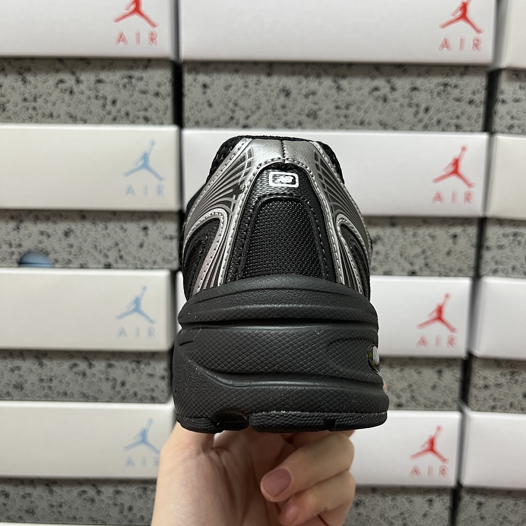 New Balance 740V2 (Black Grey Silver) - Image 3