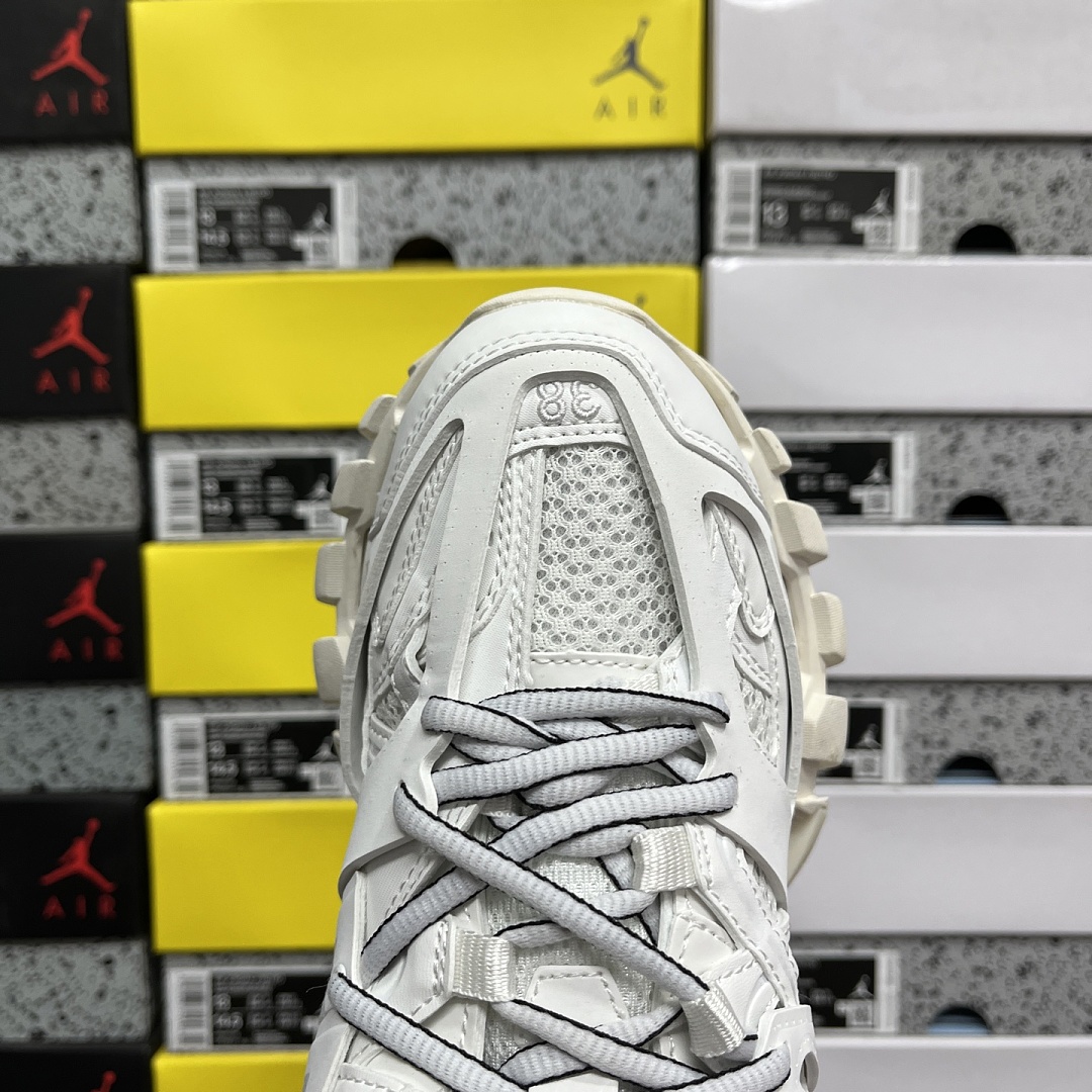 Balenciaga BLCG Track 3.0 - Image 6