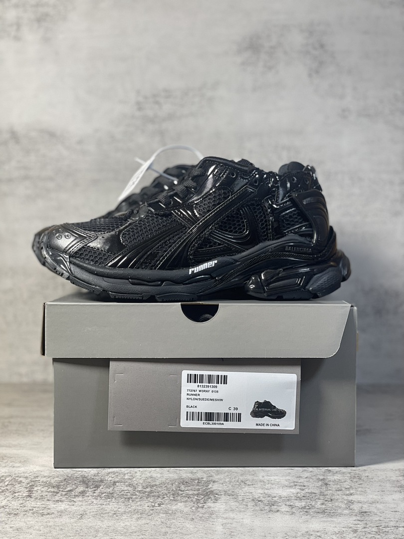 Balenciaga Runner 7.5 - Image 64