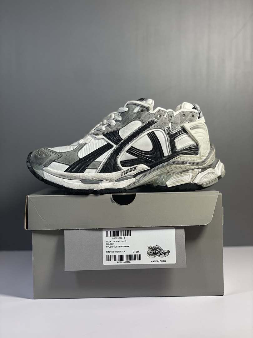 Balenciaga Runner 7.5 - Image 82