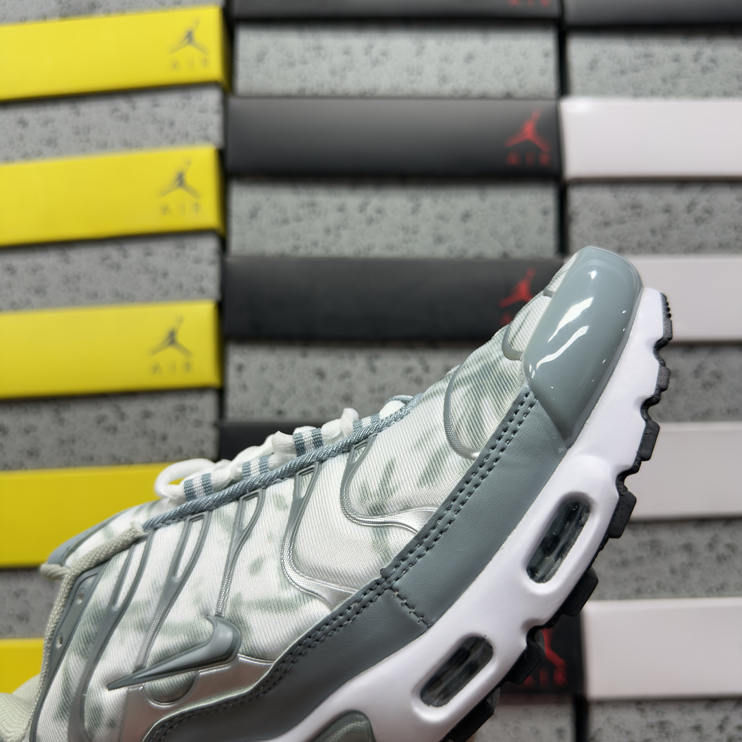 Nike Air Max Plus Origins Waterway - Image 9