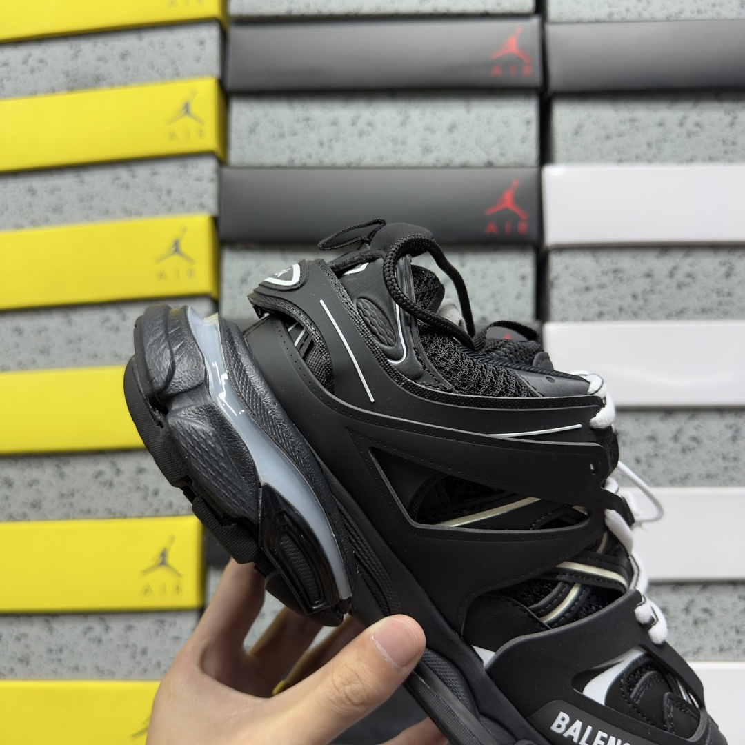 Balenciaga BLCG Track LED 3.0 (Black White) - Image 5