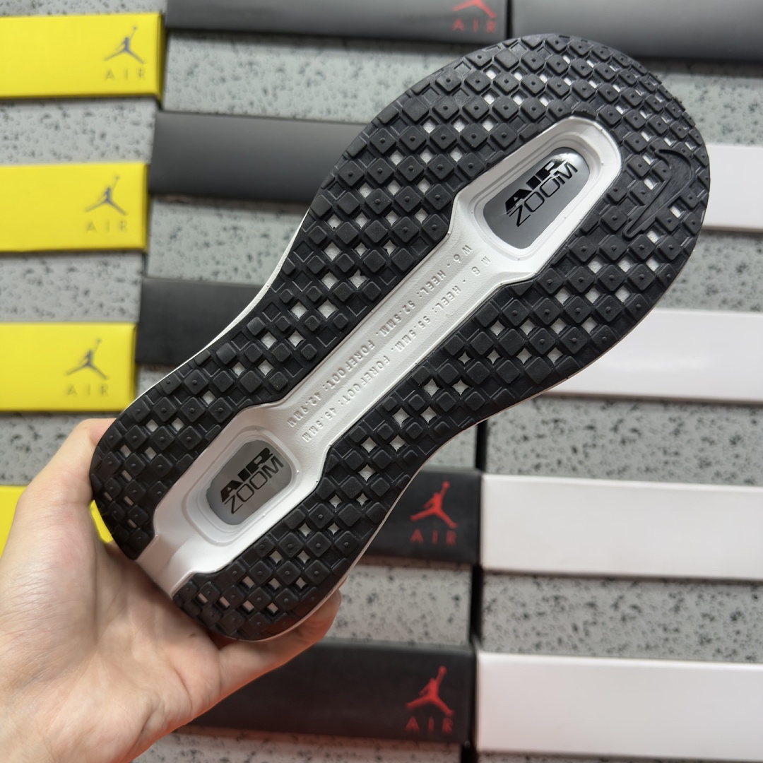 Nike Vomero Premium - Image 7