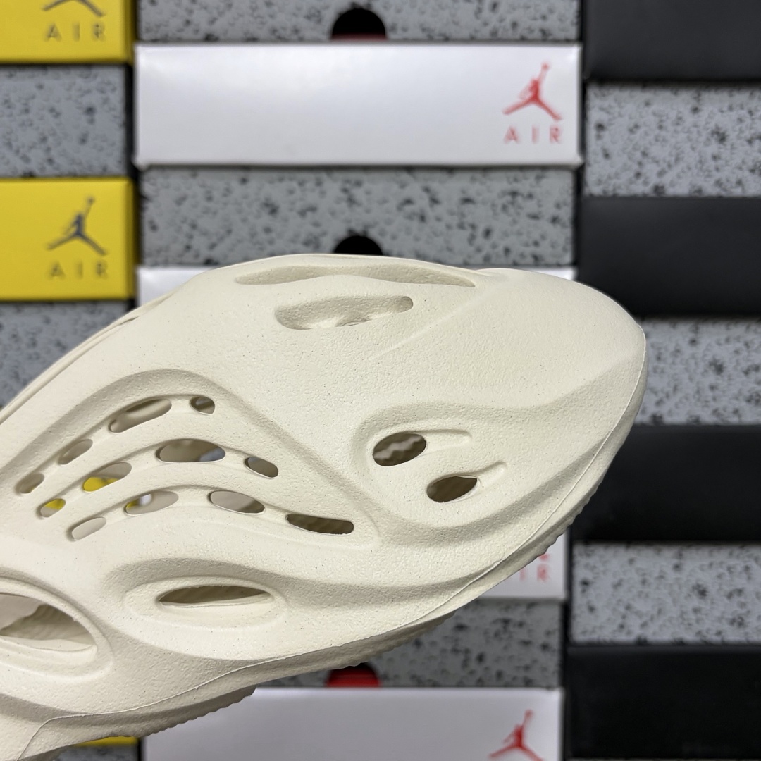 Adidas Yeezy Foam RNNR Sand Clogs - Image 4