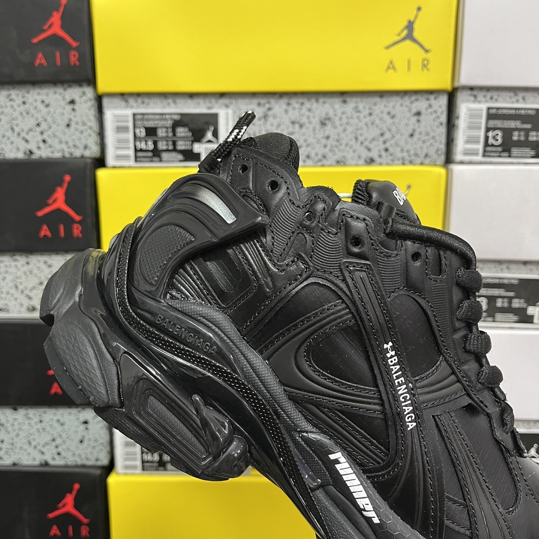 Balenciaga BLCG Runner 7.5 - Image 10