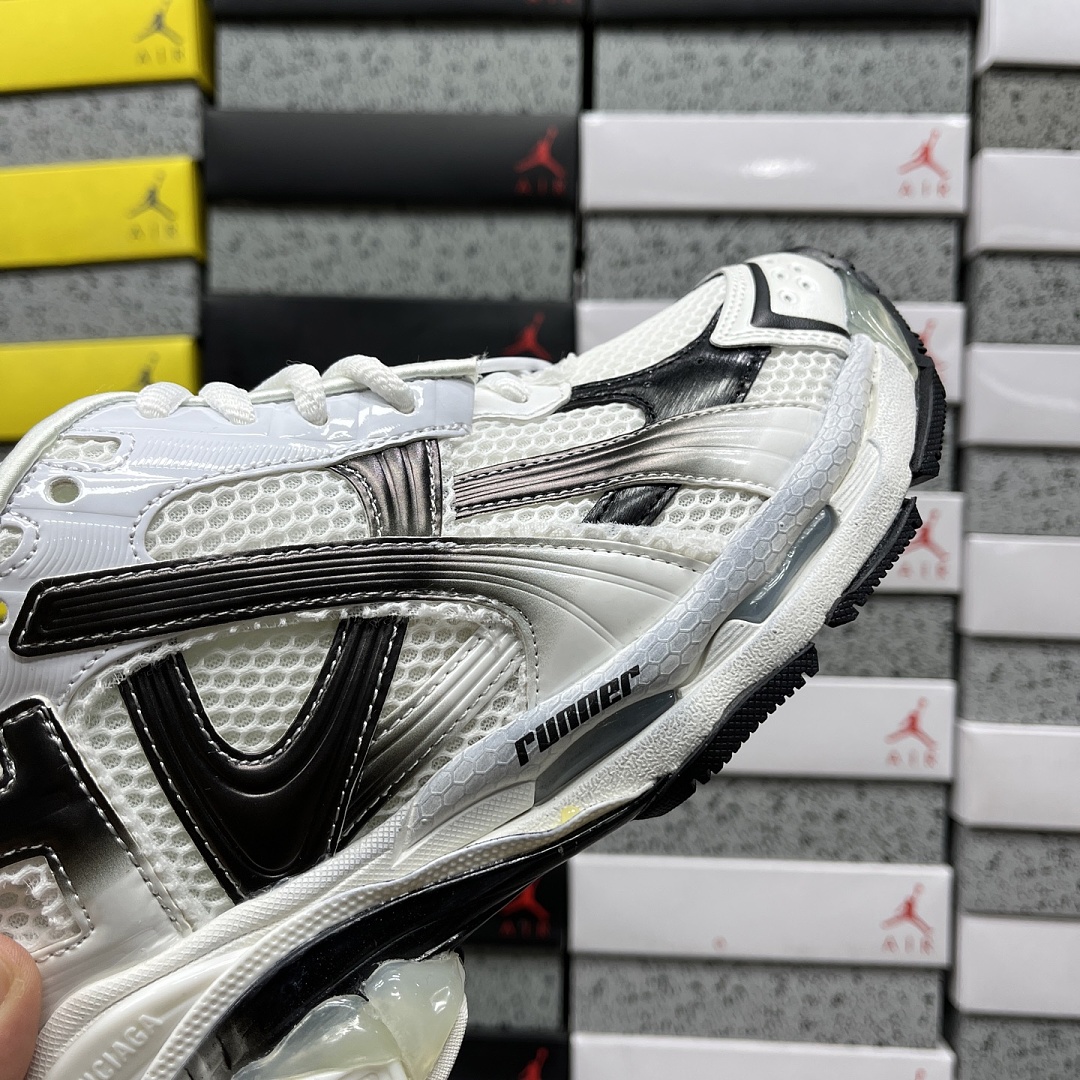Balenciaga BLCG Runner 7.5 - Image 5