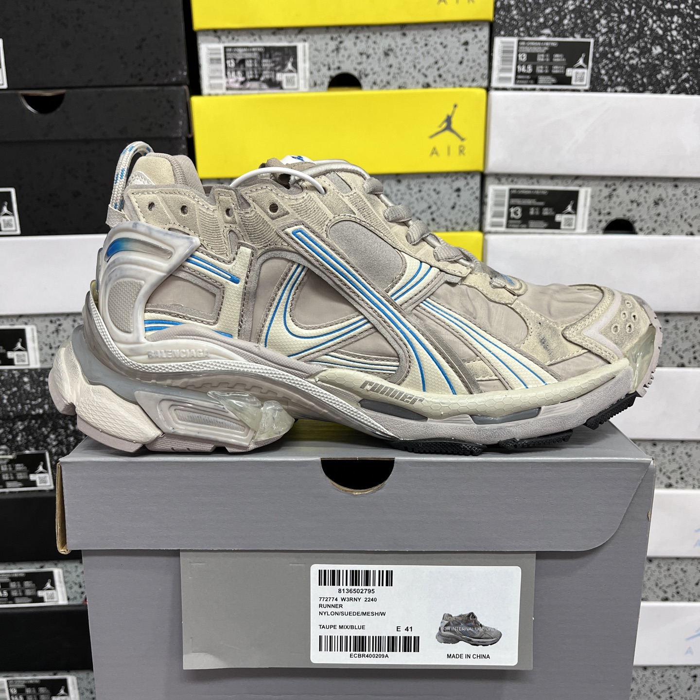 Balenciaga BLCG Runner 7.5 - Image 11