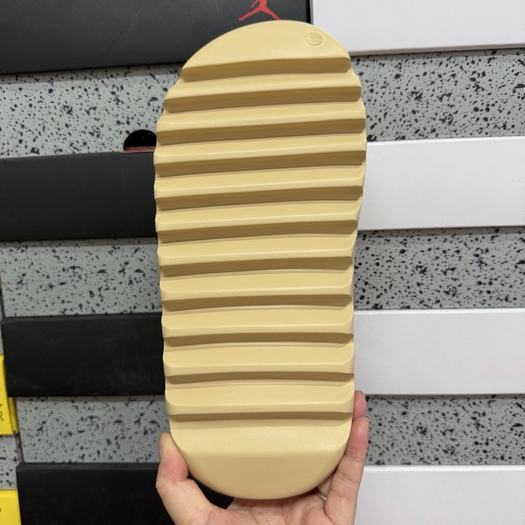 Adidas Slide/Foam Runner - Image 13