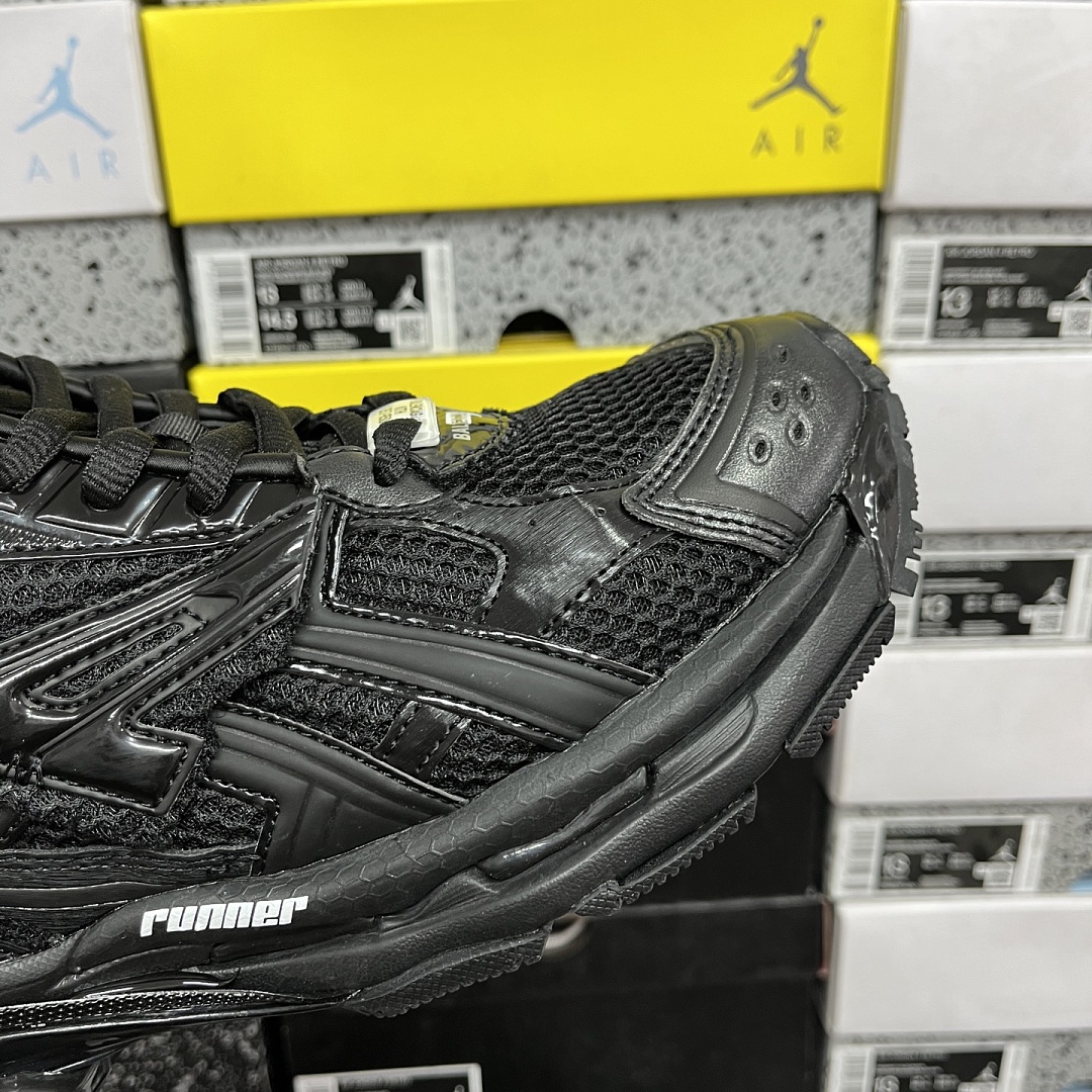 Balenciaga BLCG Runner 7.0 - Image 4