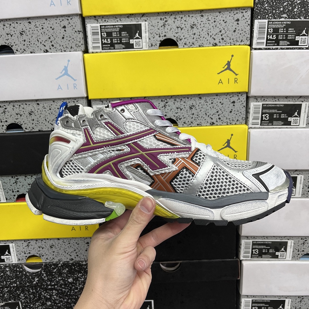 Balenciaga BLCG Runner 7.0 - Image 9