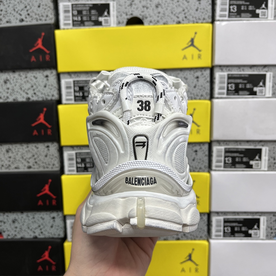 Balenciaga BLCG Runner 7.5 - Image 8