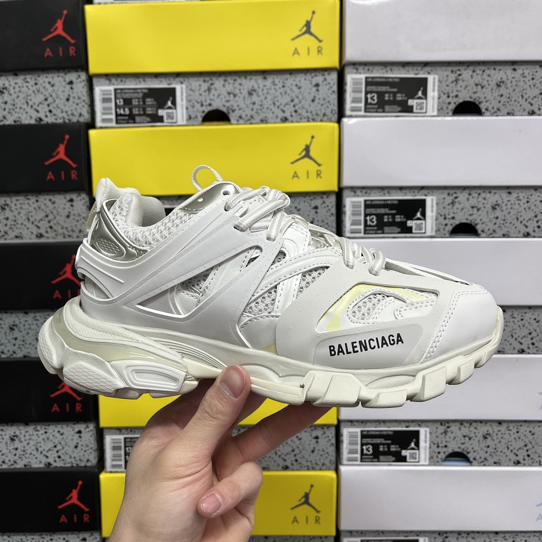 Balenciaga BLCG Track 3.0 - Image 10