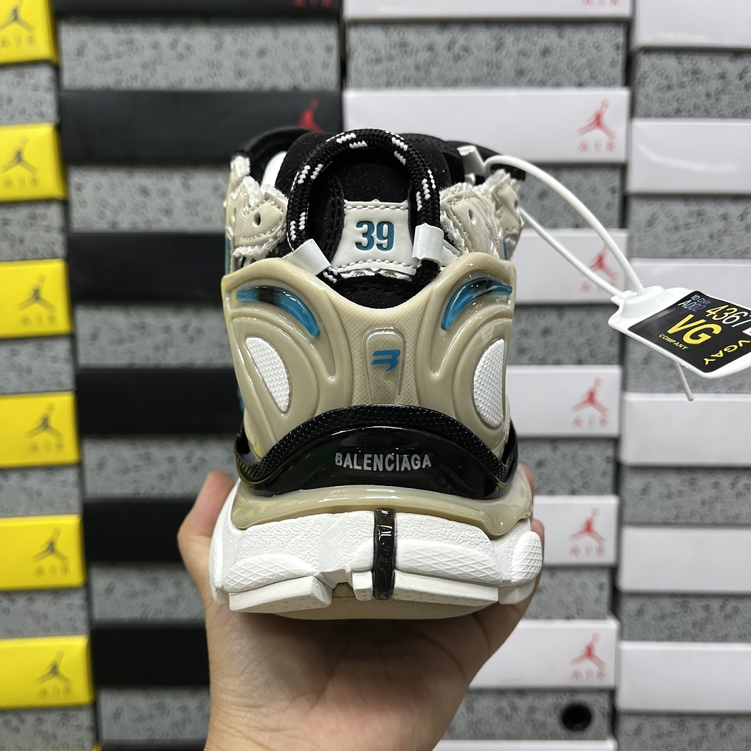 Balenciaga BLCG Runner - Image 58
