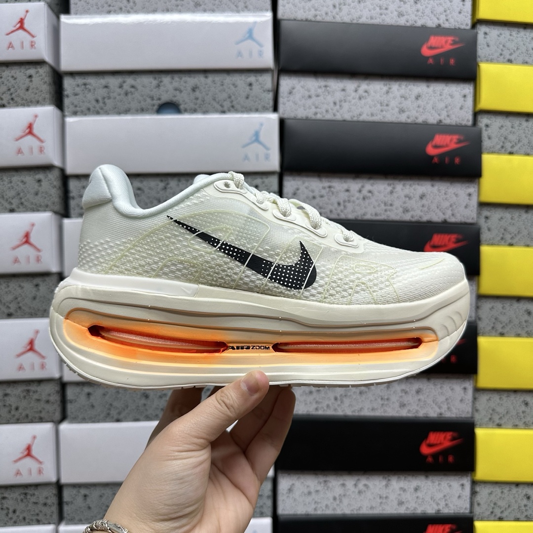Nike Vomero Premium Sail Coconut Milk - Image 3