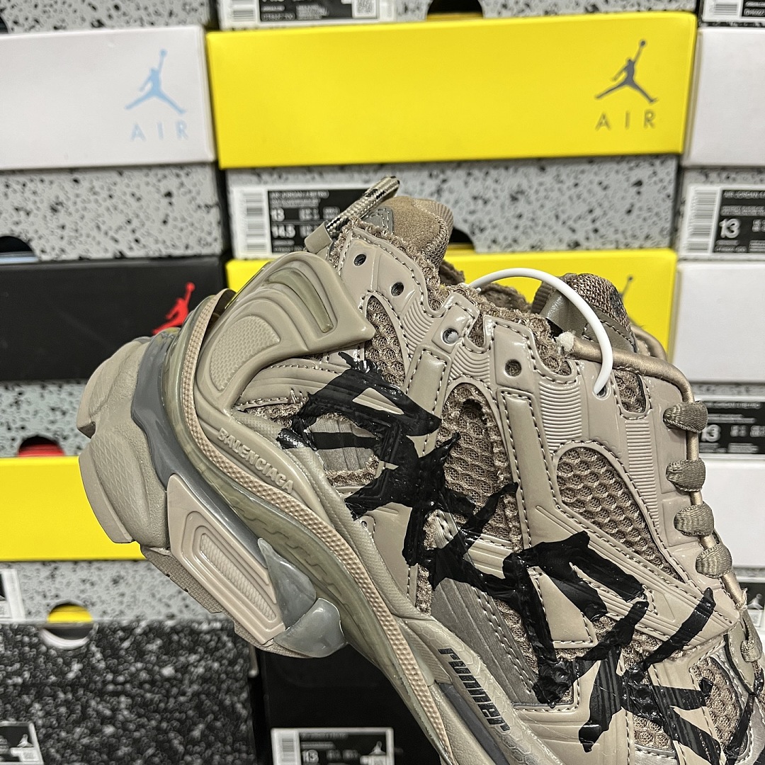 Balenciaga BLCG Runner 7.0 - Image 4