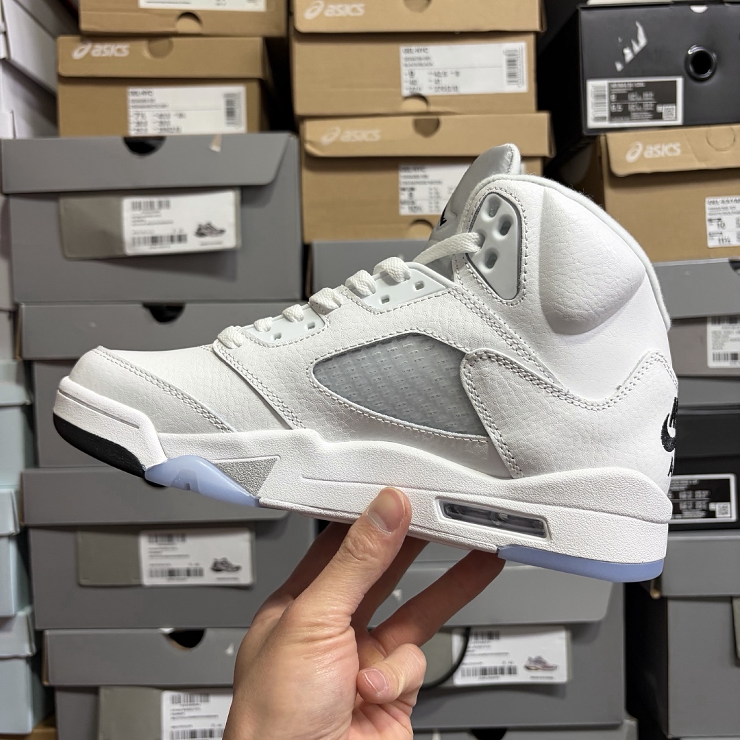 Nike White Metallic - Image 4