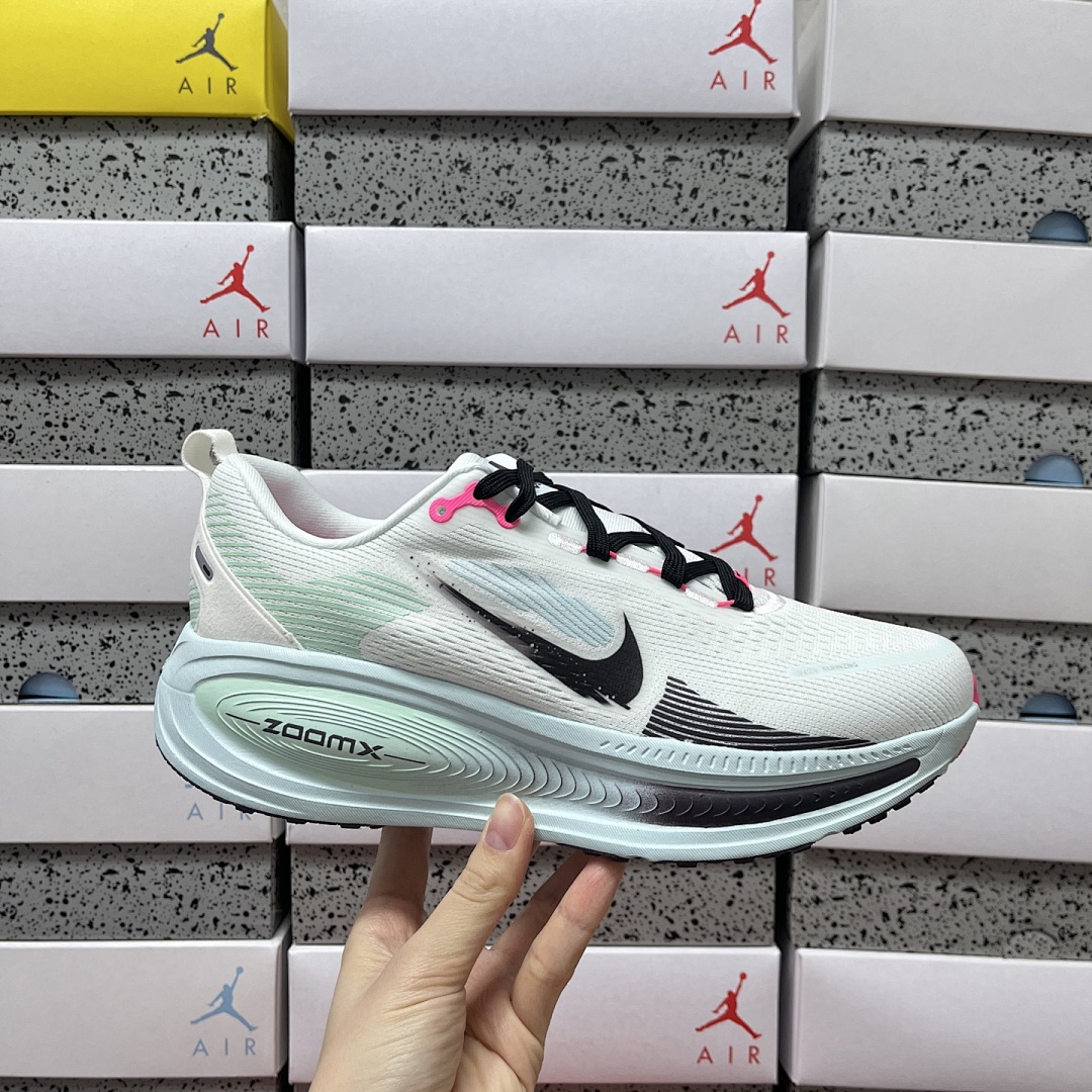 Nike Vomero 18 White Glacier Blue Hyper (Pink) - Image 8