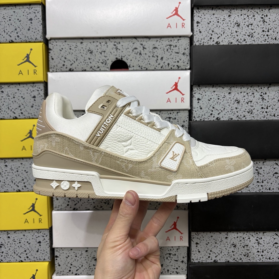 Louis Vuitton Trainer - Image 2