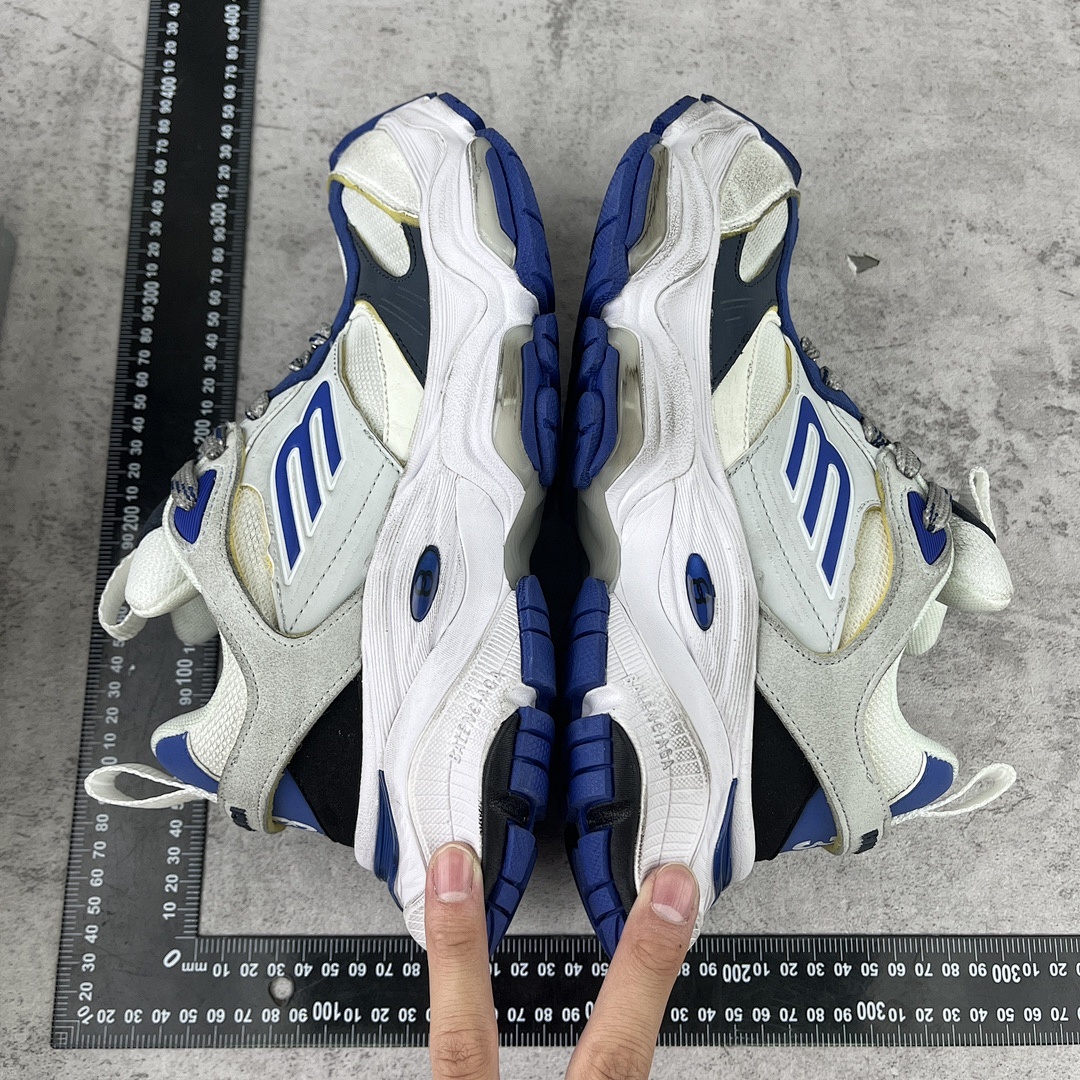 Balenciaga Cargo - Image 30